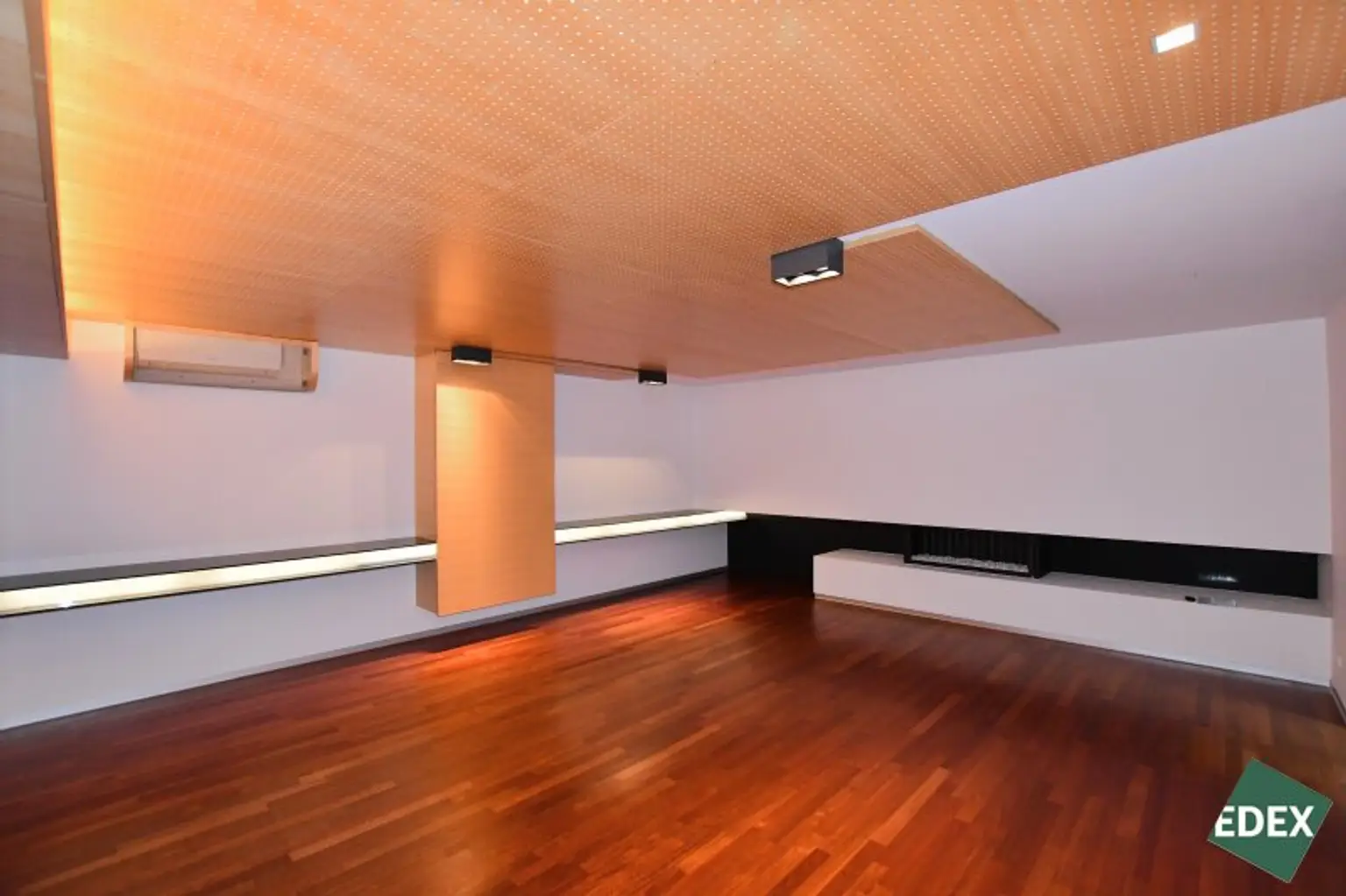 Große Geschäftsfläche mit Seminarraum in Nußdorf