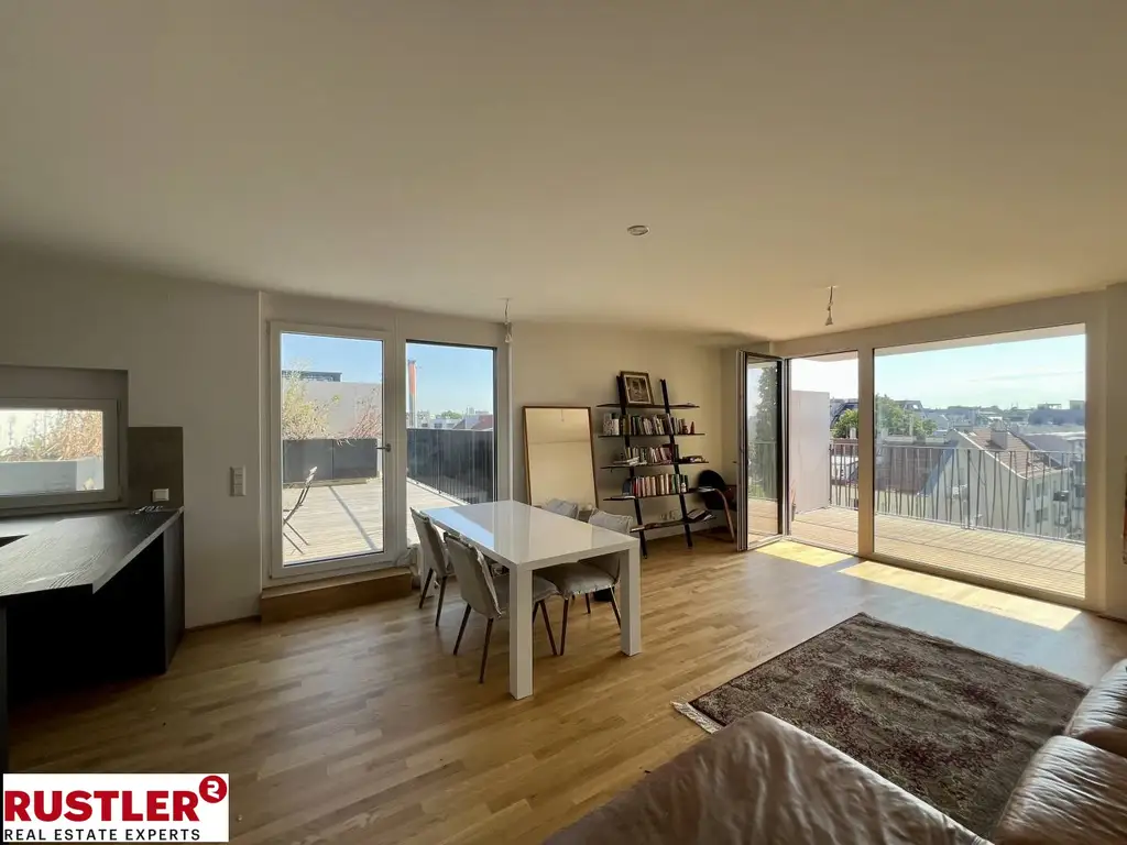 **ATTEMSGARTEN - HOCHWERTIGE 4 Zi WOHNUNG INKL. KÜCHE - 2 TERRASSEN - 2 BÄDER UND FITNESS**