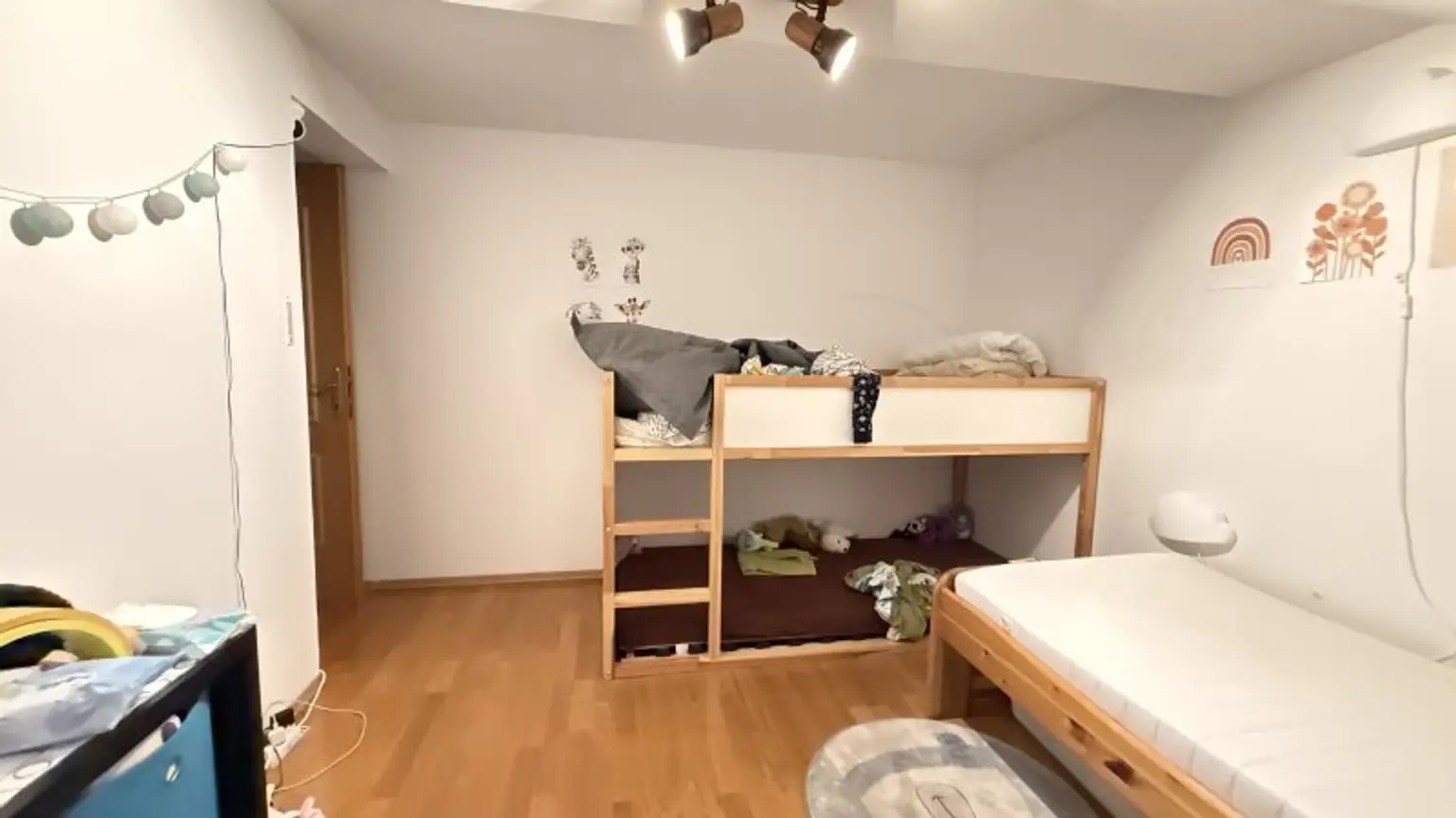 Einfamilienhaus mit Sauna uvm. auf Pachtgrundstück (verlängerbar) in Steinbrunn mit Zugang zum Badeteich!
