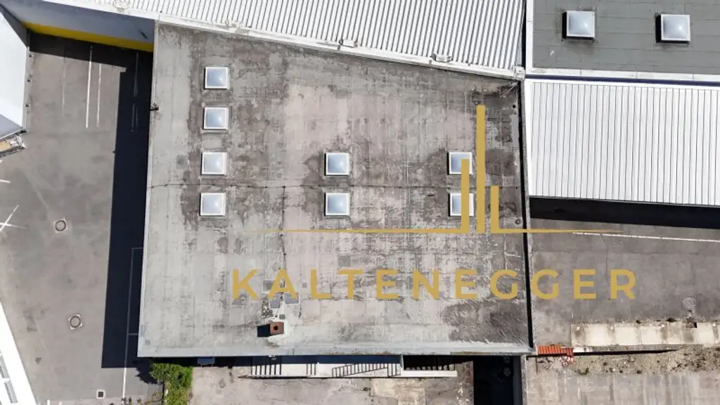 Zinshaus mit signifikantem Entwicklungspotenzial und bestandsfreien Flächen