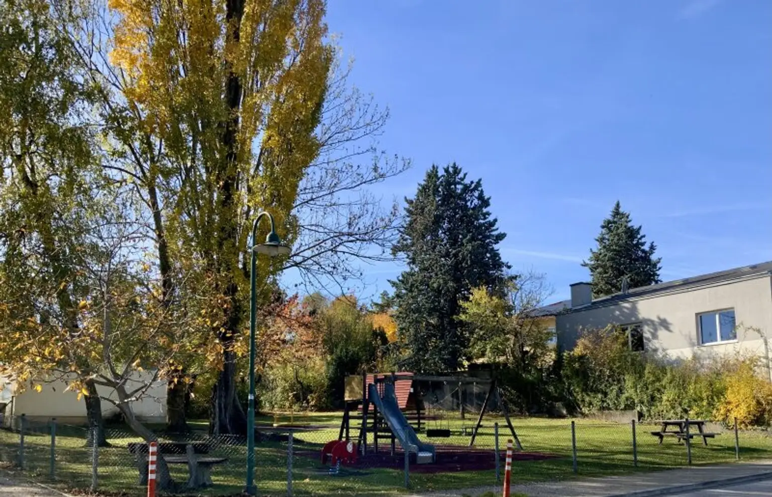 Sonniges Baugrundstück 640 m² in Perchtoldsdorf - auch für Bauträger geeignet - 630.000 €