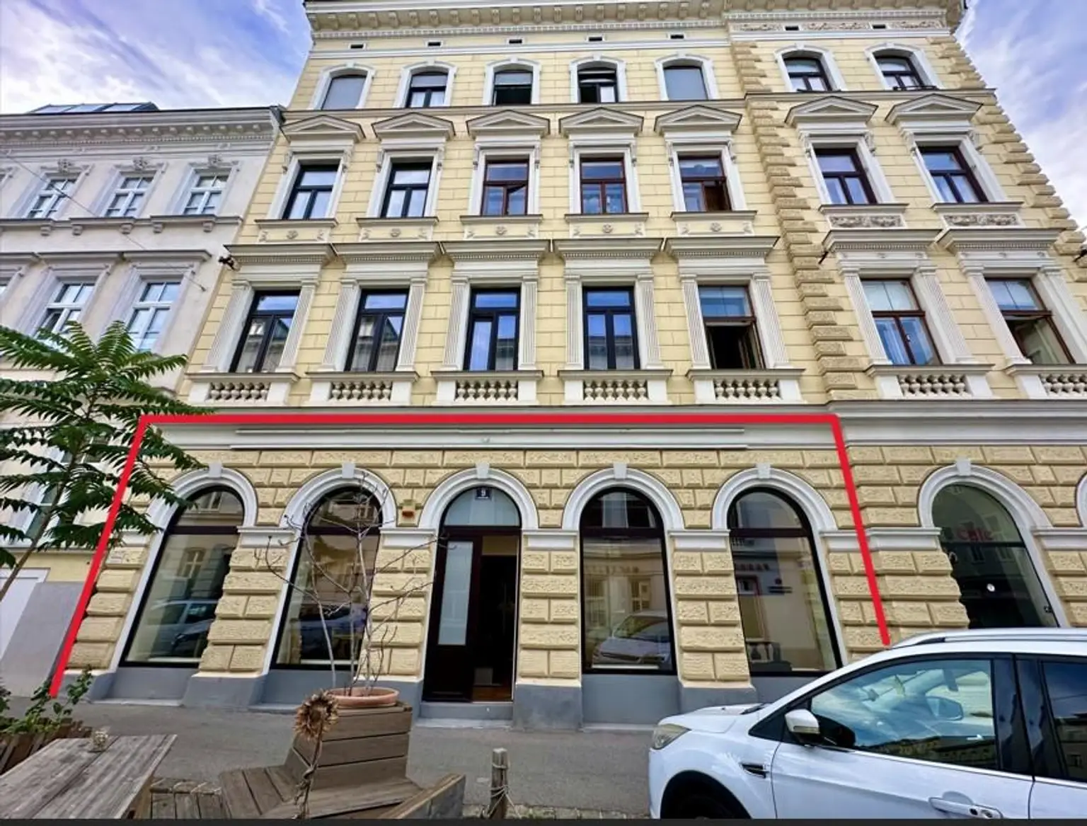 Repräsentatives Erdgeschoss-Geschäftslokal  – hell, großzügig & vielseitig nutzbar!