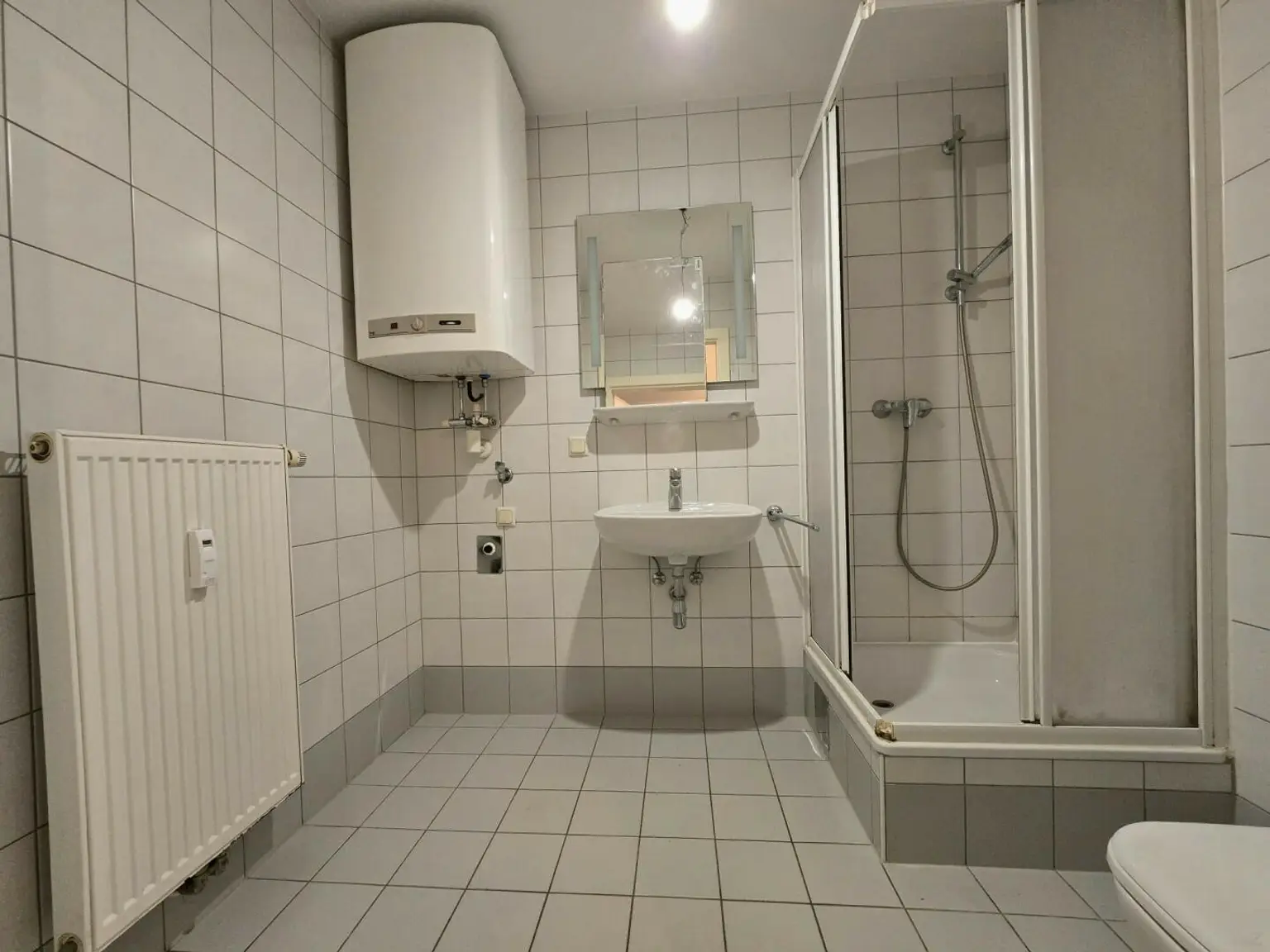 Nette Kleinwohnung für Singles – Terrasse - Jakomini - ab April verfügbar!