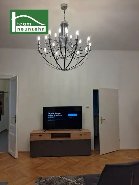 Stadt-Wohnung: Charmant sanierte Altbauwohnung im gepflegten Gründerzeithaus in absoluter Hofruhelage - unweit der Volksoper - JETZT ANFRAGEN