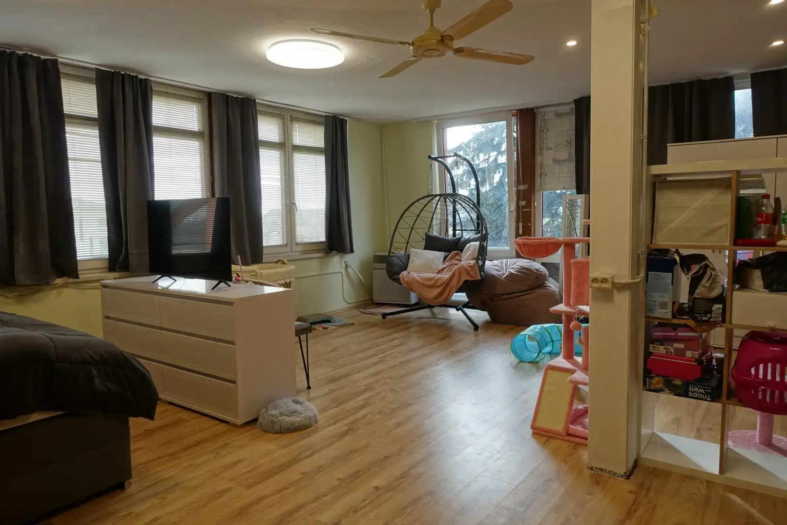 2 großes Zimmer OG