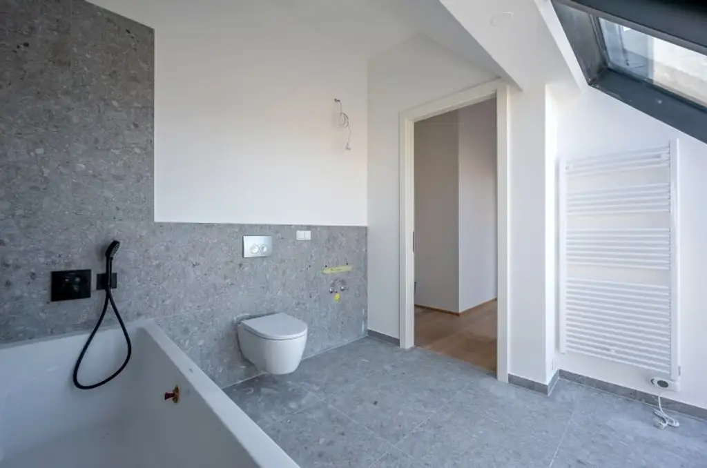 ++NEU++ Außergewöhnliche 2-Zimmer Dachgeschosswohnung in toller Lage (Erstbezug)