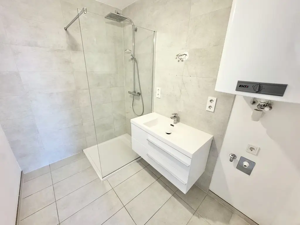 LOGGIATRAUM | OPTIMAL AUFGETEILTE, HELLE 2 ZIMMER | GARAGENPLATZ INKLUSIVE | TOPLAGE IN HOLLABRUNN