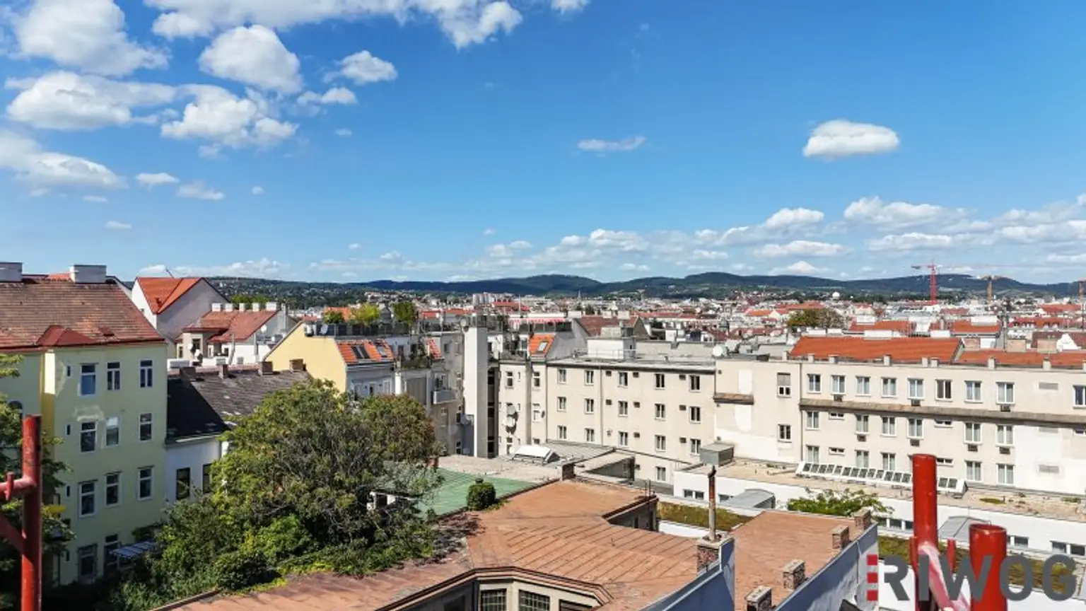 DG-ERSTBEZUG | Atemberaubender Fernblick | Dachterrasse | ca. 3 m Raumhöhe | Fernwärme & Klimaanlage | TG-Stellplatz optional | Nachhaltiges Wohnbauprojekt