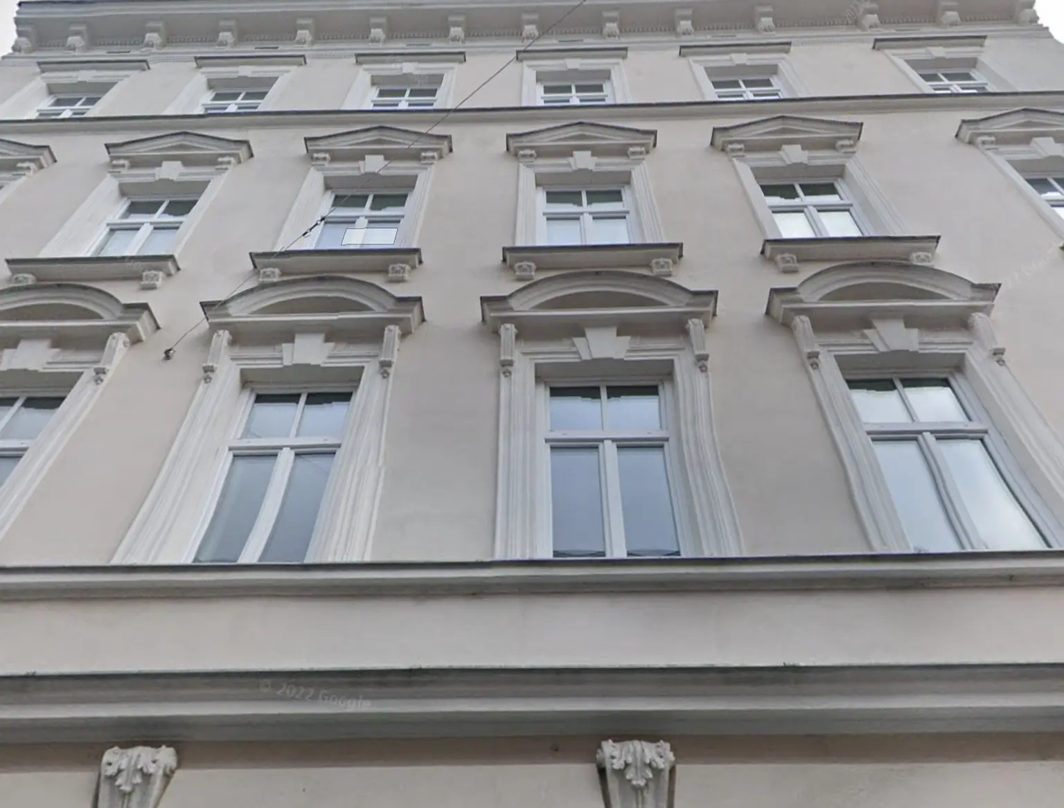 Attraktives Gründerzeit-Eckzinshaus mit Ausbaupotenzial und guter Rendite nahe Quellenplatz