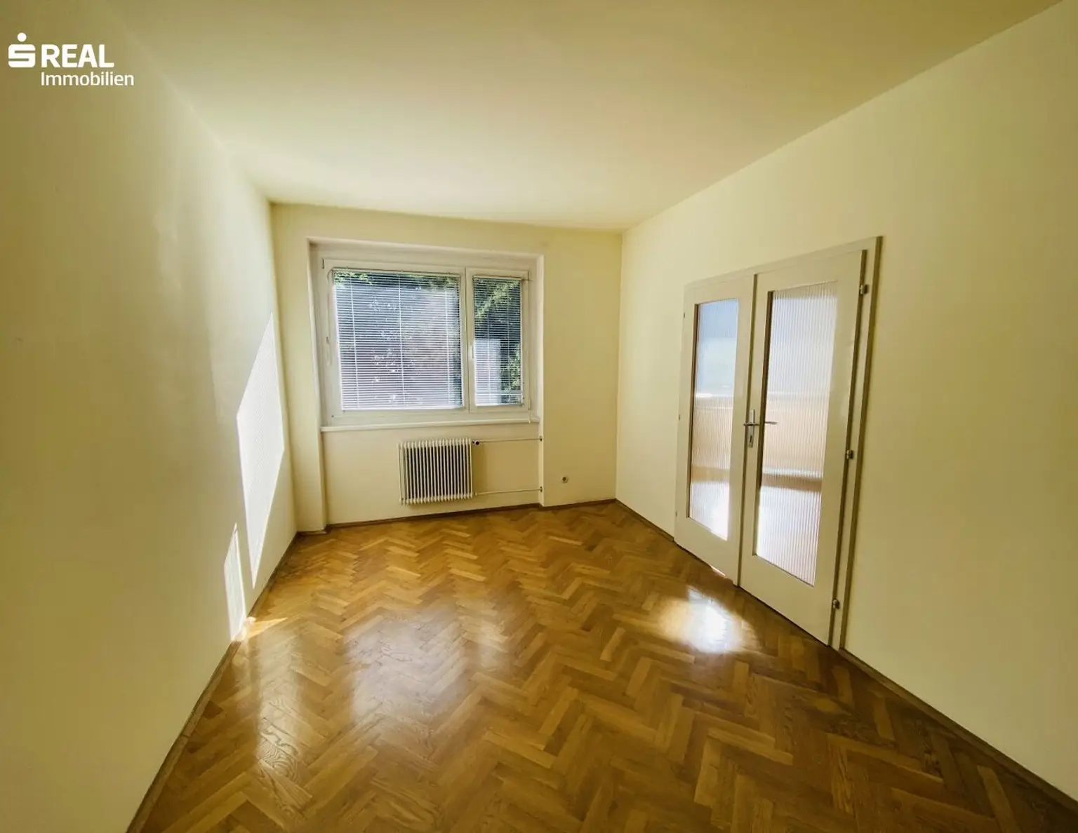 Geräumige 6-Zimmer-Wohnung mit Balkon Nähe NAWI