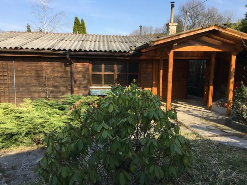 + MIETHAUS IM WIENERWALD + EIGENGARTEN + HAUSTIERE ERLAUBT +