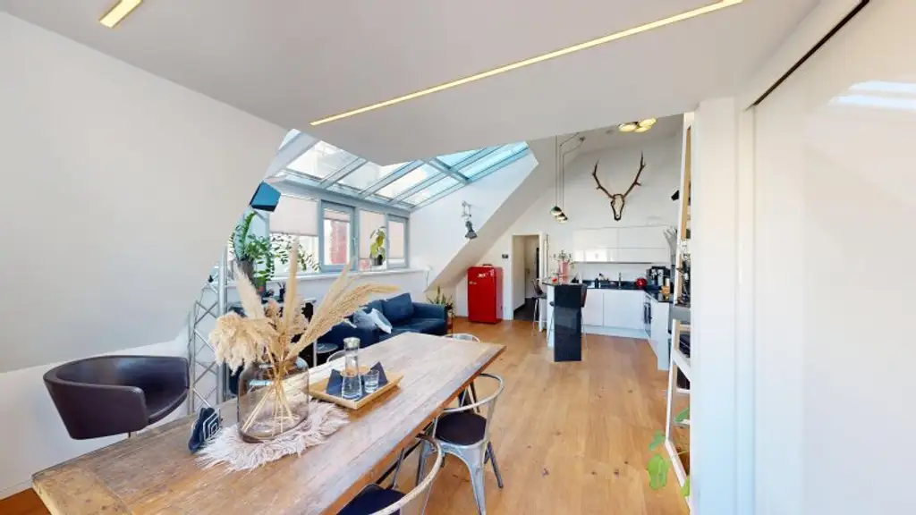 Exklusives, lichtdurchflutetes City-Loft nahe Mariahilferstraße – freier Mietzins