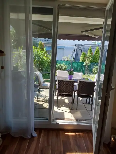 Traumhafte Gartenwohnung in Vösendorf: 81m², Terrasse, Stellplatz und sitzen in Grünen!