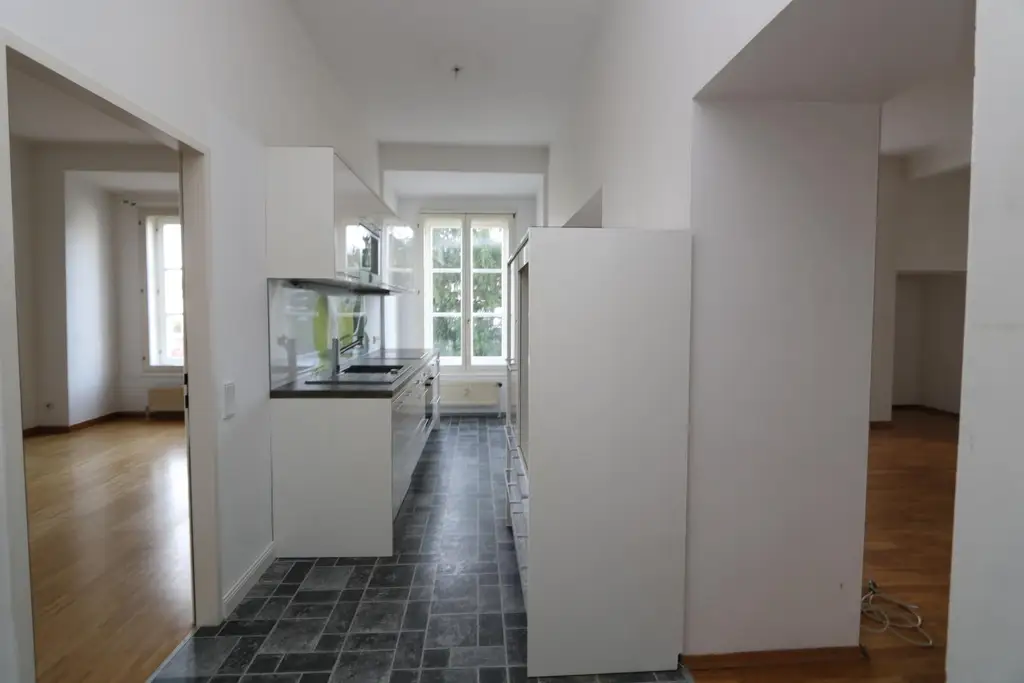 Wohnen im Schloss - 4 Zi. Wohnung mit historischem Flair in ansprechender Lage!