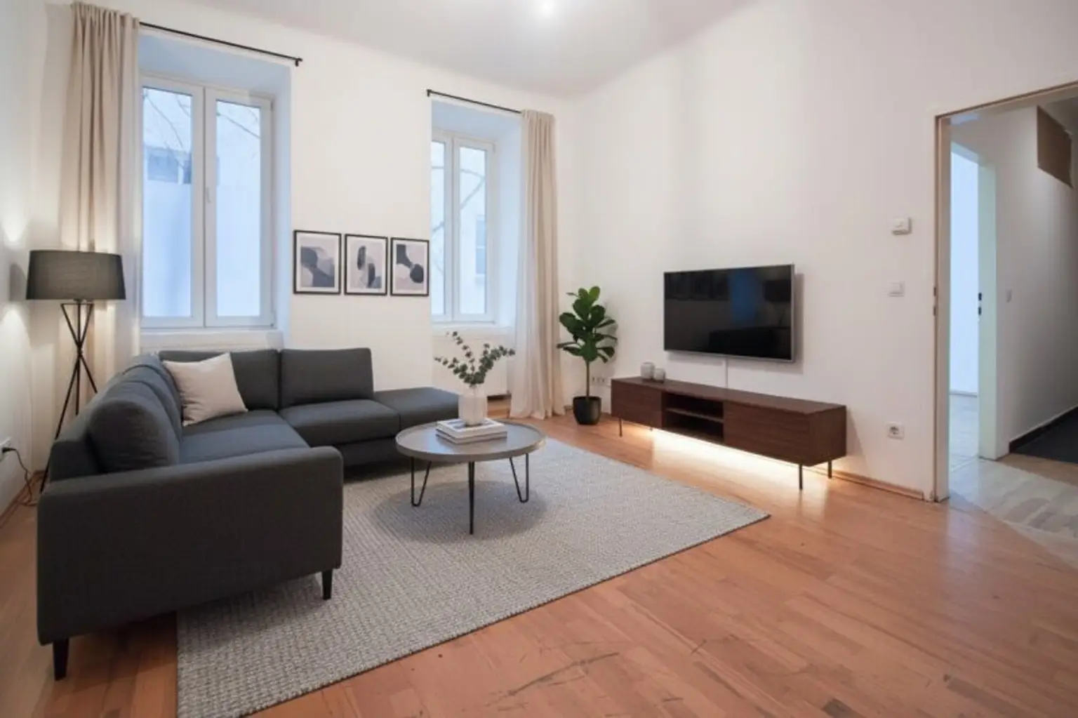 Sanierungsbedürftig | 3 Zimmer Altbau-Wohnung | ruhige Innenhoflage | zentral begehbar