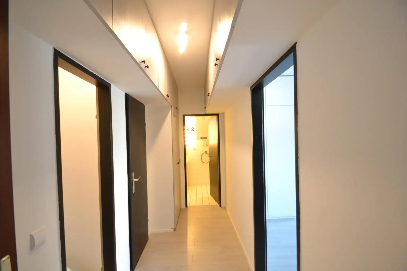 Innenflur mit Stauraum oben (2)