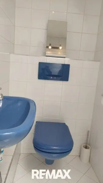 13 WC mit Waschbecken DG ETW 1220
