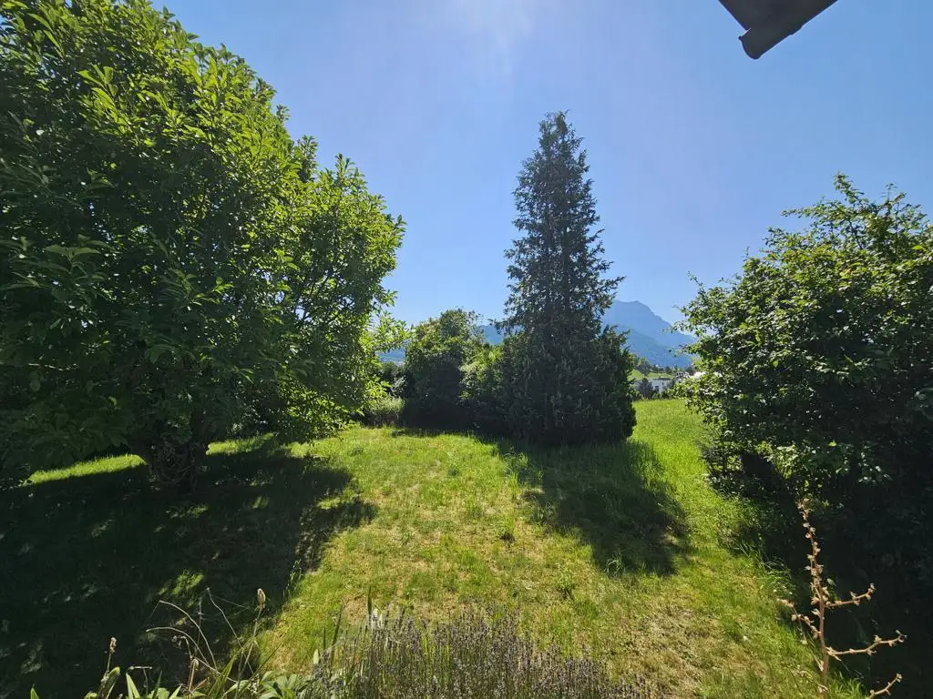 Gediegenes Einfamilienhaus mit Gebirgsblick und Potenzial