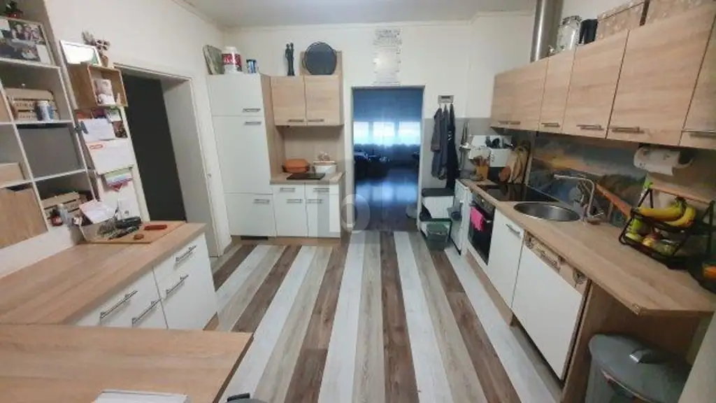 TEILSANIERT MIT GROSSEM SONNIGEN GARTEN U. STADL - 2 ZUFAHRTEN