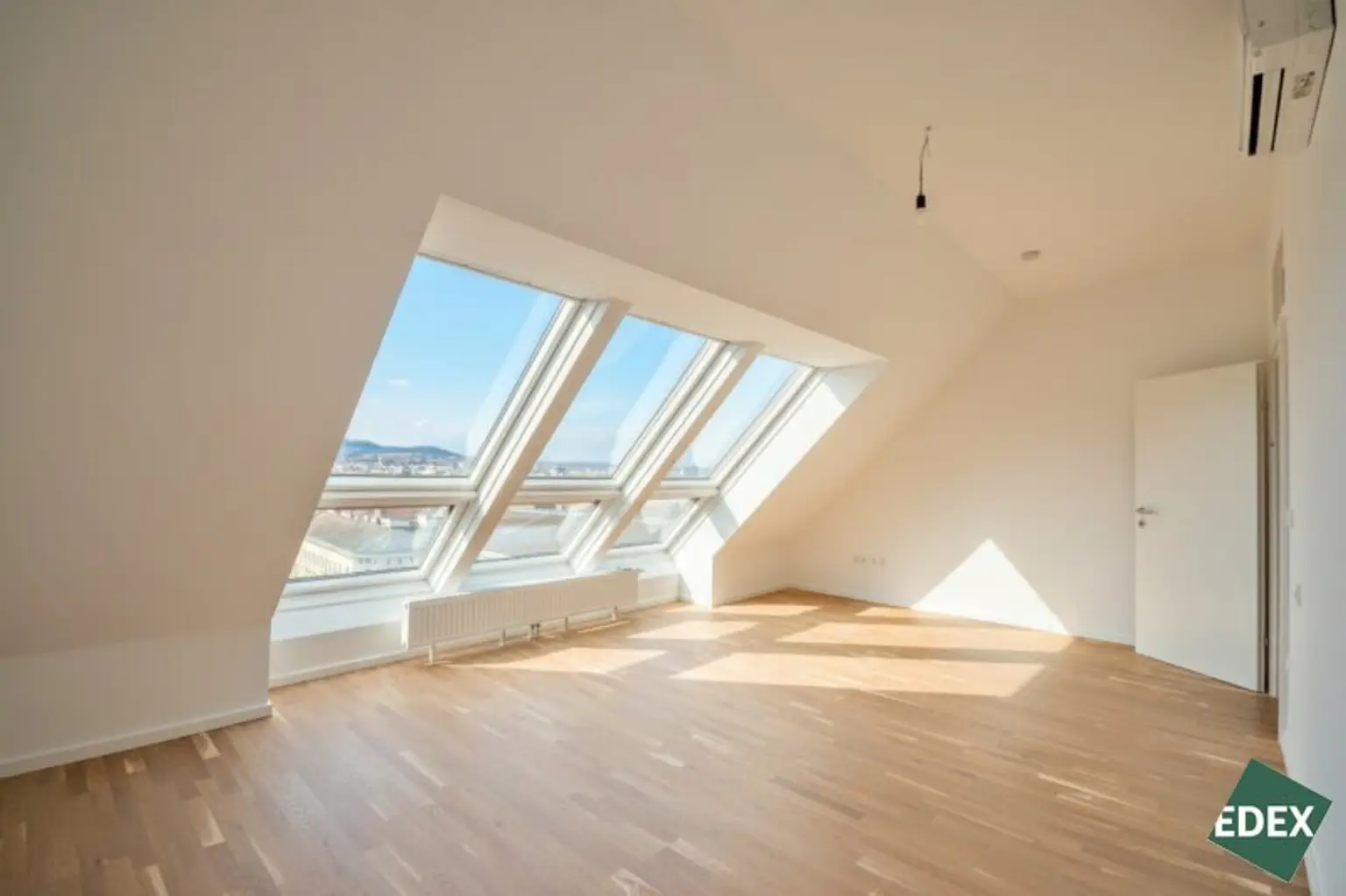 Klimatisierte 4-Zimmer-Wohnung mit Terrasse nahe der Wiener Innenstadt (optional mit PKW-Stellplatz)