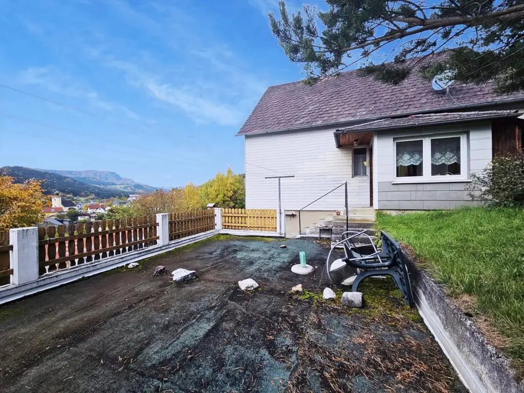 Einfamilienhaus mit herrlichem Ausblick in ruhiger Siedlungslage