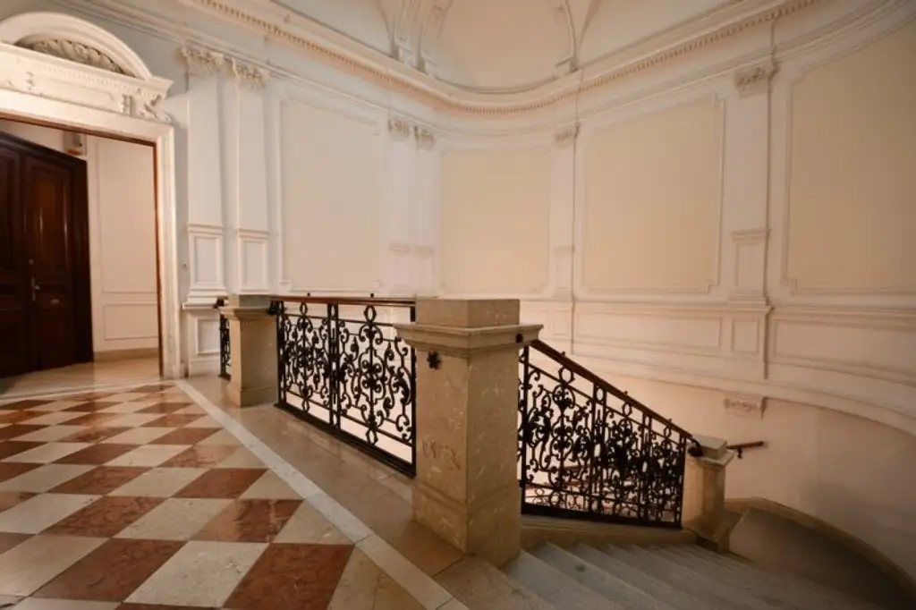 Exklusive Palais Büro mit Terrasse im Botschaftsviertel