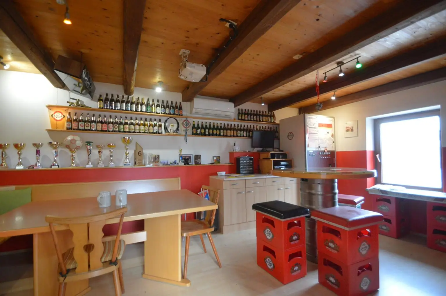 Geräumiges Haus mit Garten und Pool