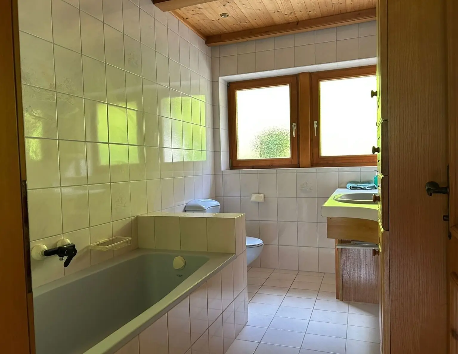 Landhaus mit Charakter - Wohnen am Waldrand mit Ausblick & Privatsphäre