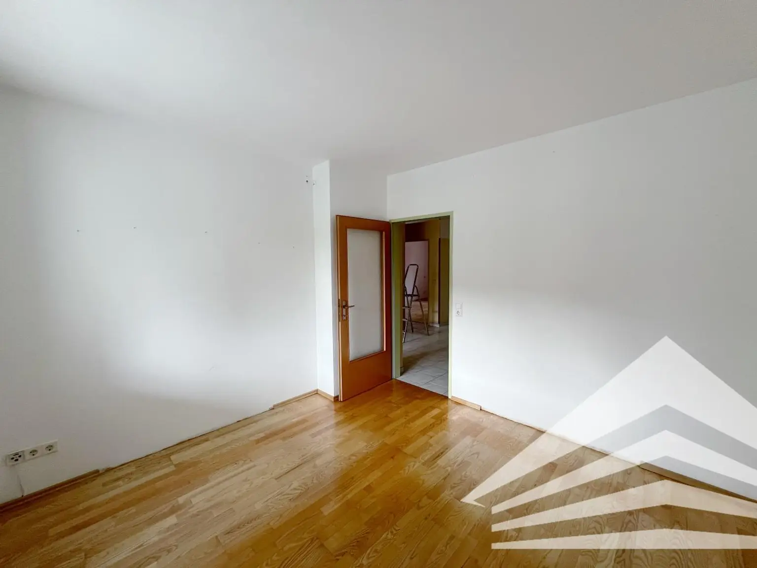 Gut aufgeteilte 3-Zimmer Wohnung mit Loggia - in nur 15 Minuten im Linzer Stadtzentrum!