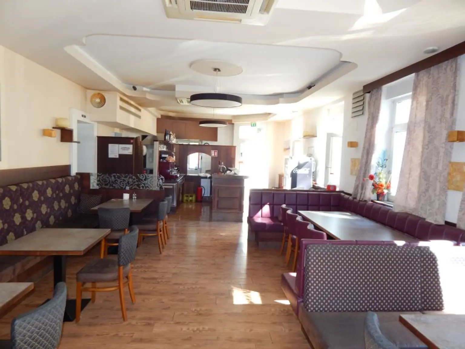 Pizzeria via a vis Schuberthpark – Ideale Lage für Ihr neues Restaurant!