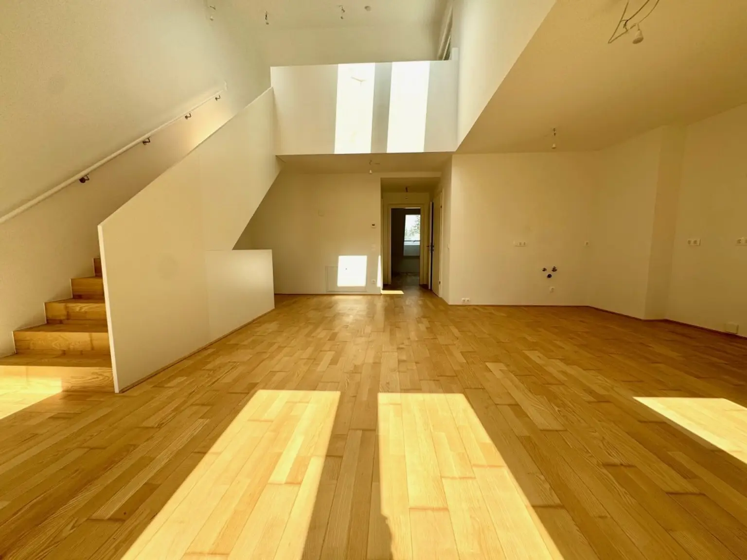A | ++ NEU ++ FAMILIENWOHNUNG mit Galerie und FANTASTISCHER TERRASSE | Prima Service Immobilien
