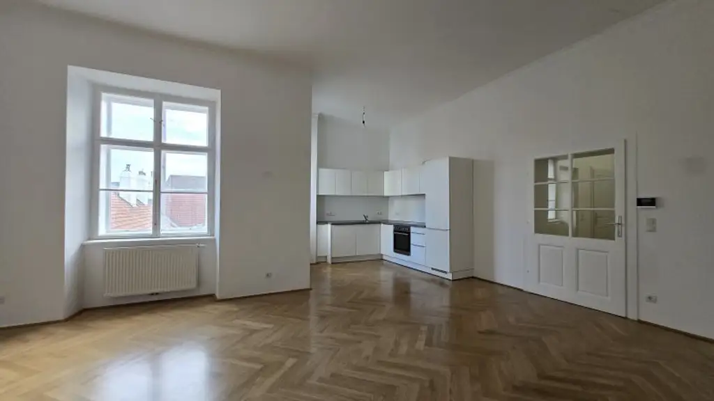 Super zentrale Innenstadtlage - ! ! ! 4.STOCK OHNE LIFT ! ! ! - Top-Zustand und ruhige Innenhofausrichtung