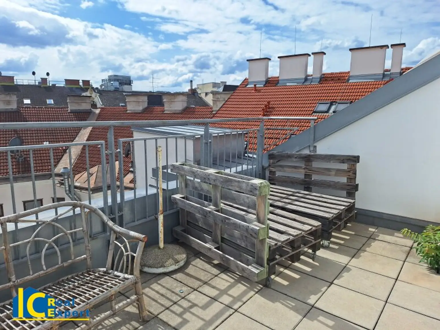 20m² Gemeinschaftsterrasse im DG 2