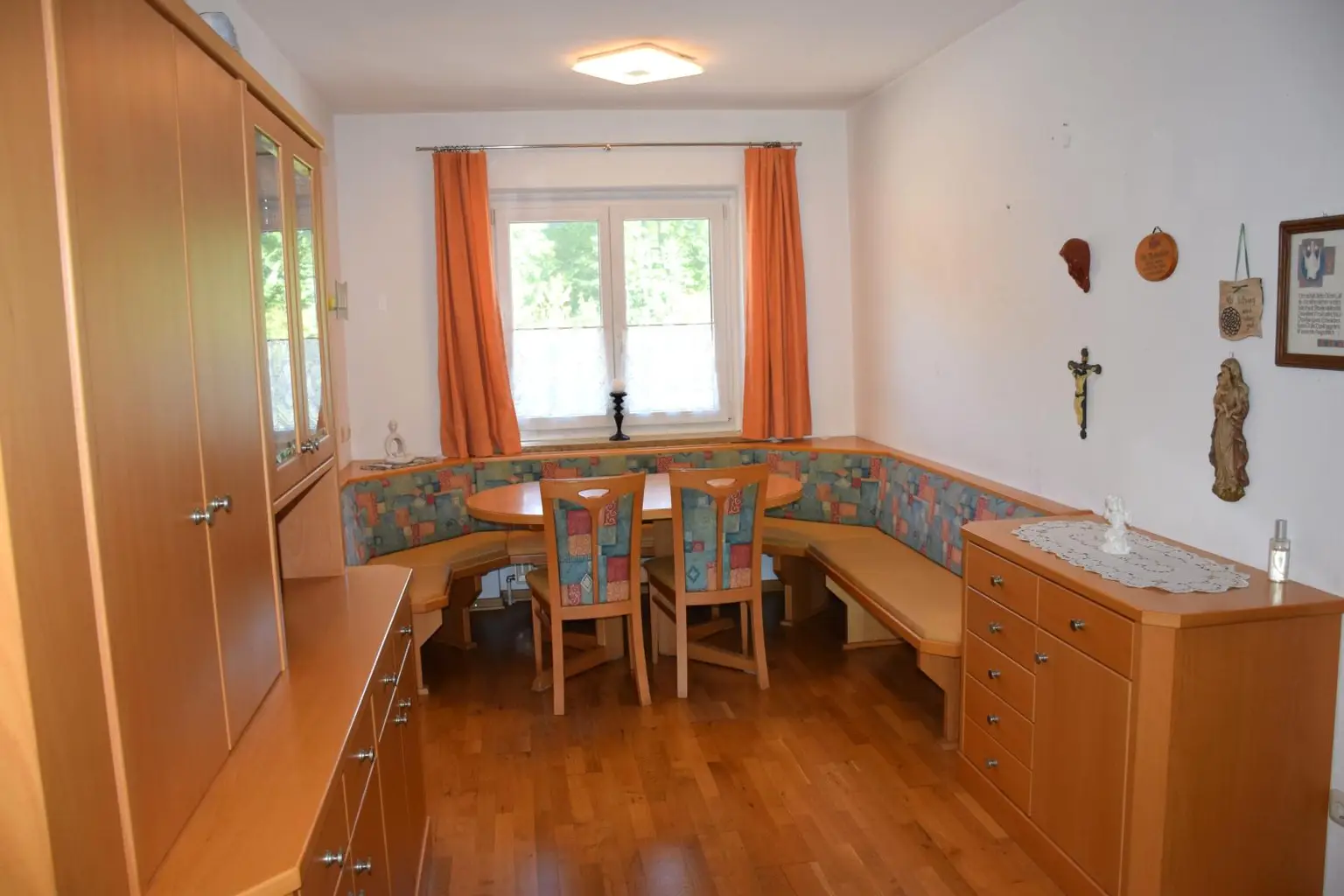 Vollunterkellerter Bungalow mit großem sonnigen Grundstück