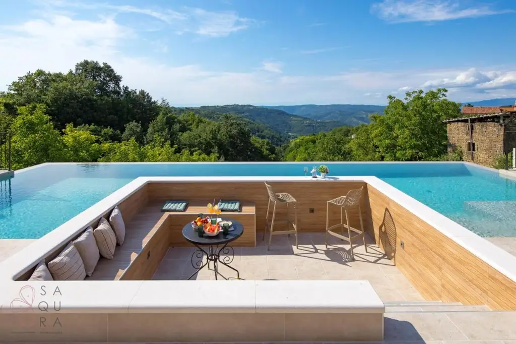 Mediterraner Rückzugsort mit Investitionspotenzial – Ihre Traumvilla in Kascerga