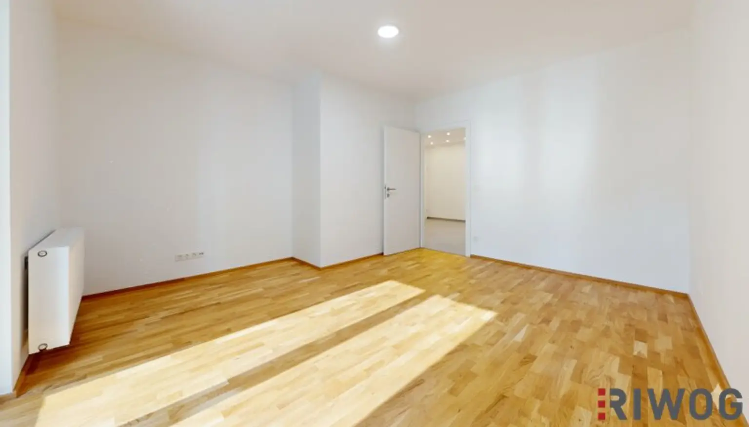 ERSTBEZUG nach Sanierung I 3 Zimmer Wohnung mit Balkon in wundervoller Grünlage I Tischler Einbauküche inkl. Siemensgeräte im Preis inbegriffen
