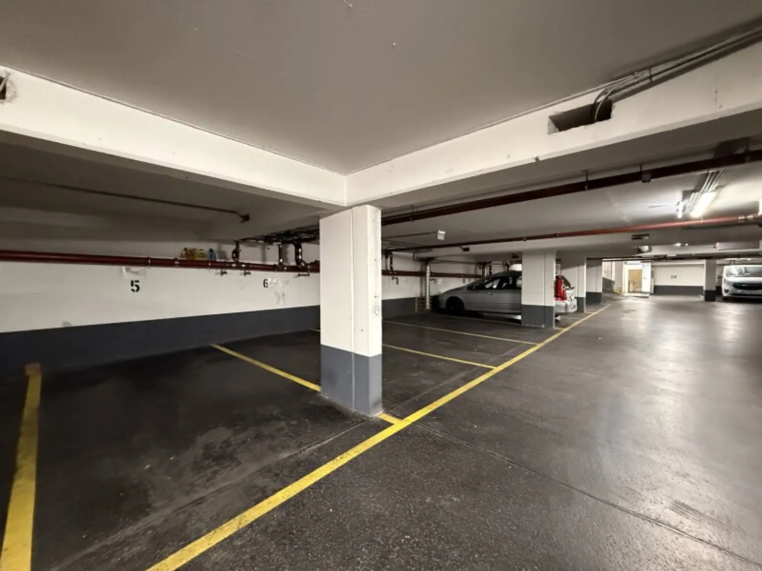 Tiefgaragenstellplatz in der Ziegelofengasse 33, 1050 Wien zu vermieten