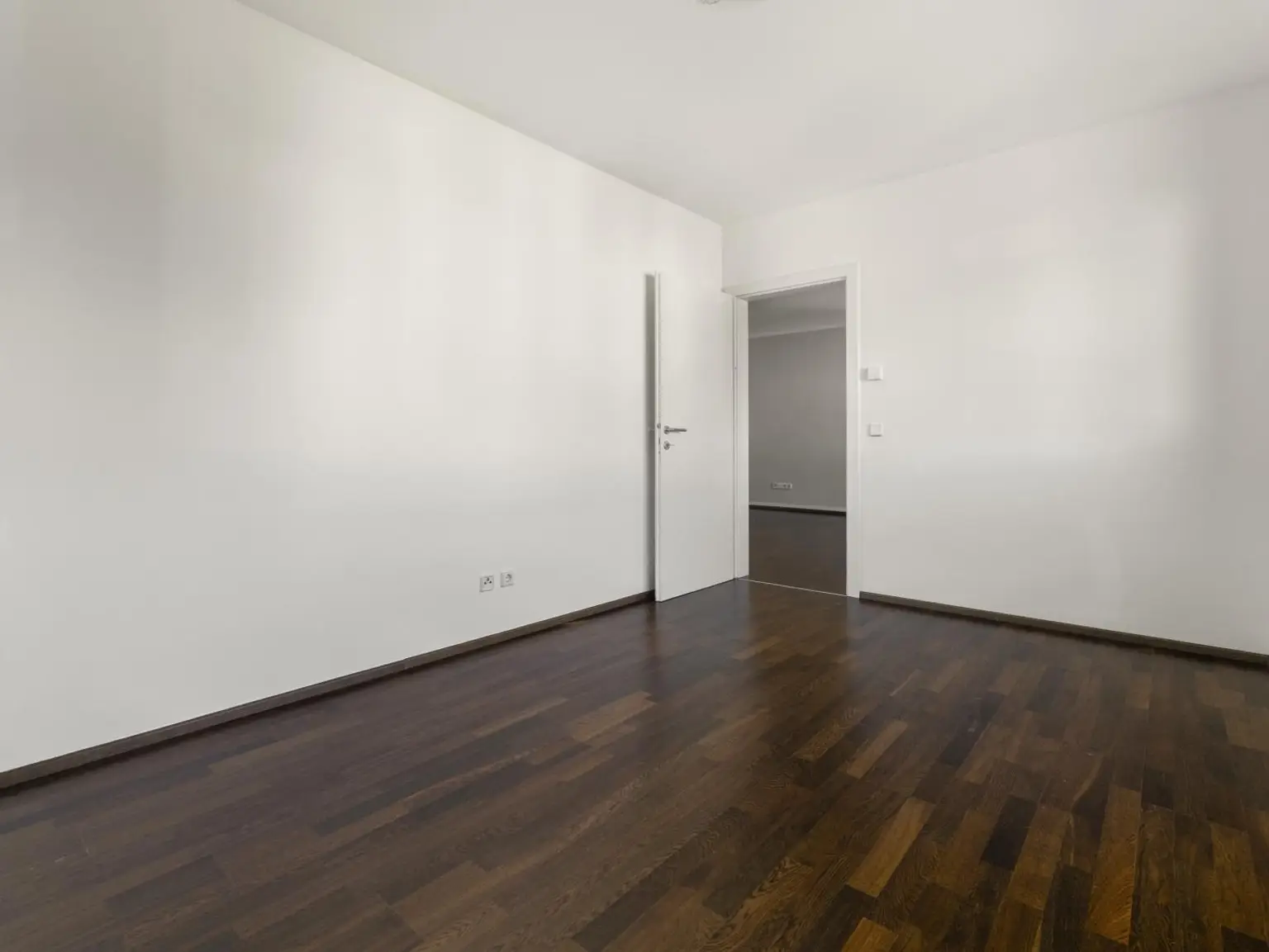 Für Anleger und Eigennutzer: Seenahe, moderne Wohnung mit Terrasse