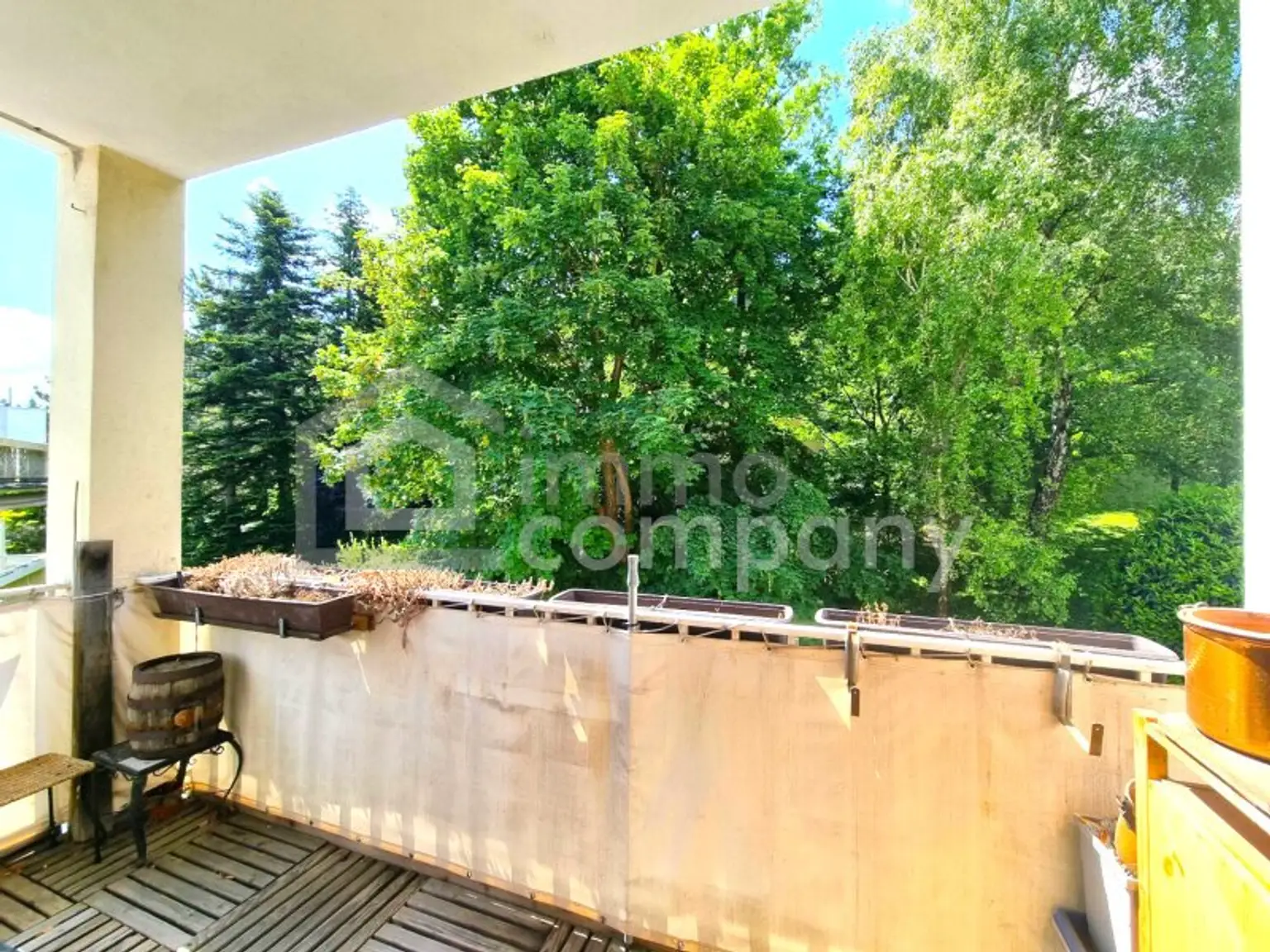 TOP-LAGE NAHE ROTER BERG!! Ruhig gelegene, lichtdurchflutete FAMILIENWOHNUNG – Auch trennbar!