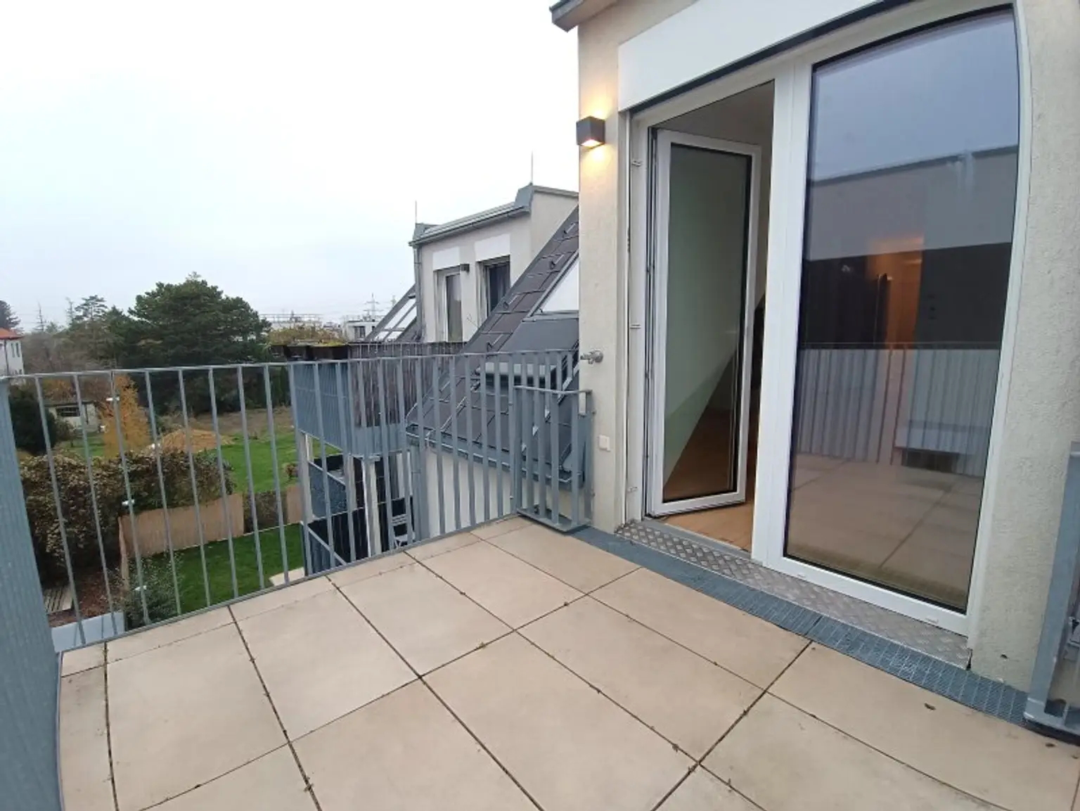 Neubau! Siedlung Rustenfeld! 2-Zimmer Wohnung im DG mit Dachterrasse! ! Stellplatz in Tiefgarage optional verfügbar!