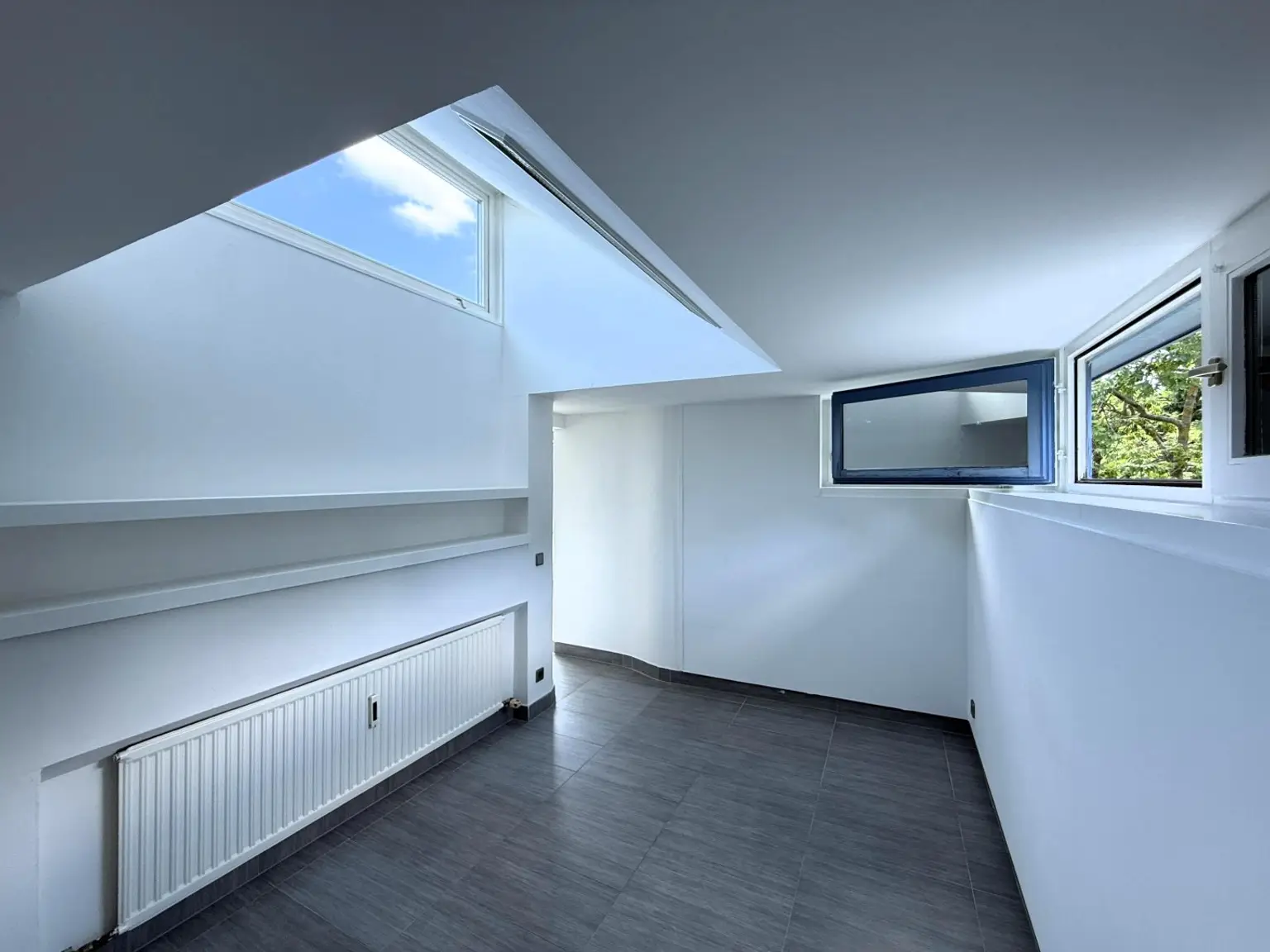 Modernes Atelier, Loft, Dachterrasse im Neunzehnten // Modern Studio, loft, roof terrace in the nineteenth //