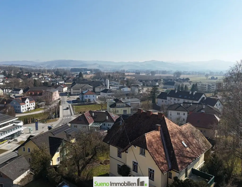 TOP Wohnhaus mit 2 (ev 3) Einheiten samt Pool, Garage und 1 Geschäftslokal