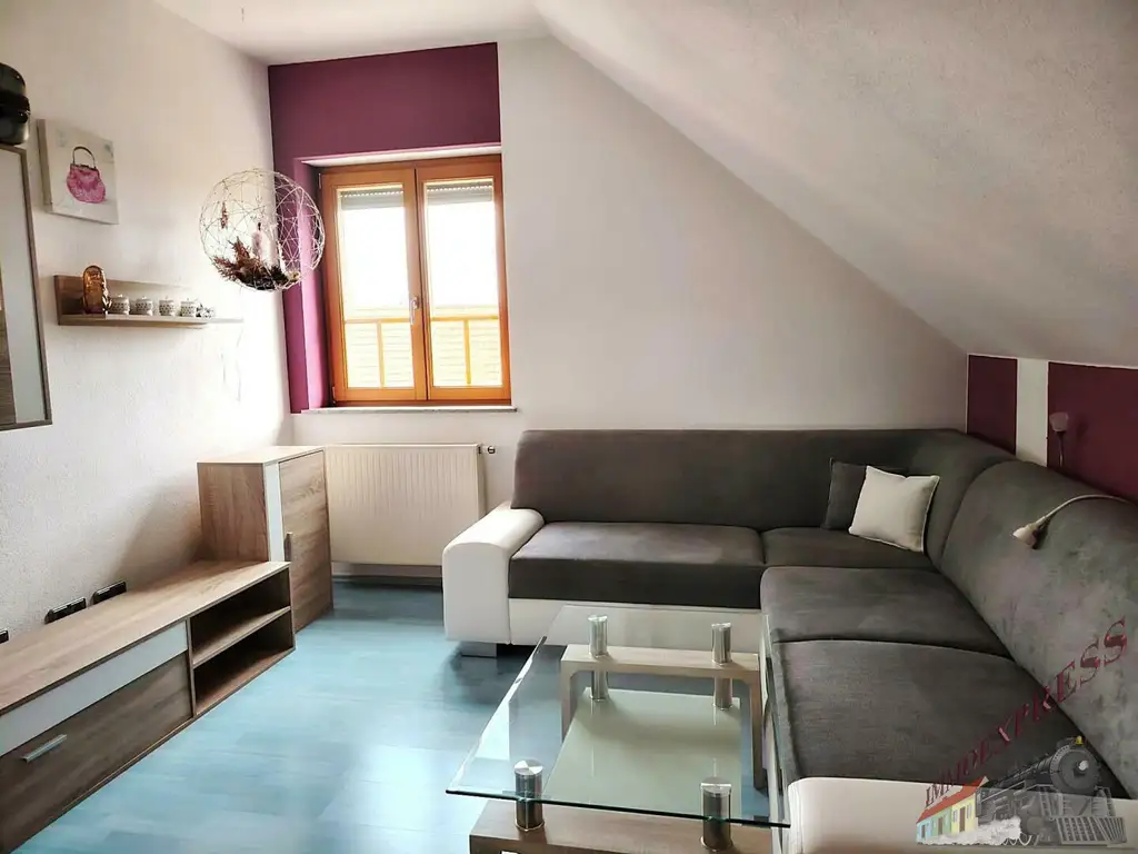 Tolles Einfamilienhaus mit Pool, Panorama-Ausblick und moderner PV-Anlage – hier fühlt sich Ihre Familie zuhause!