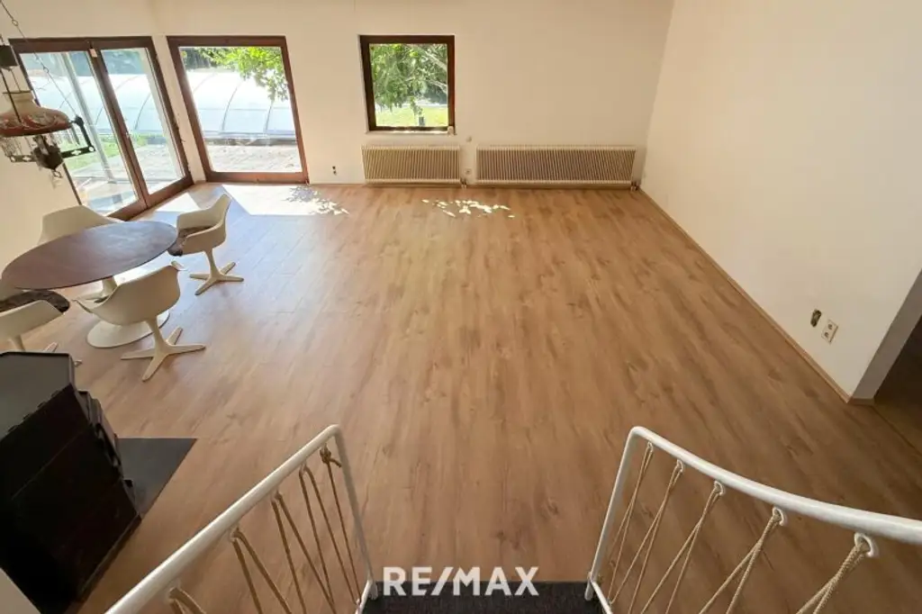 In MAUER uneinsichtiges und traumhaftes Gartenparadies