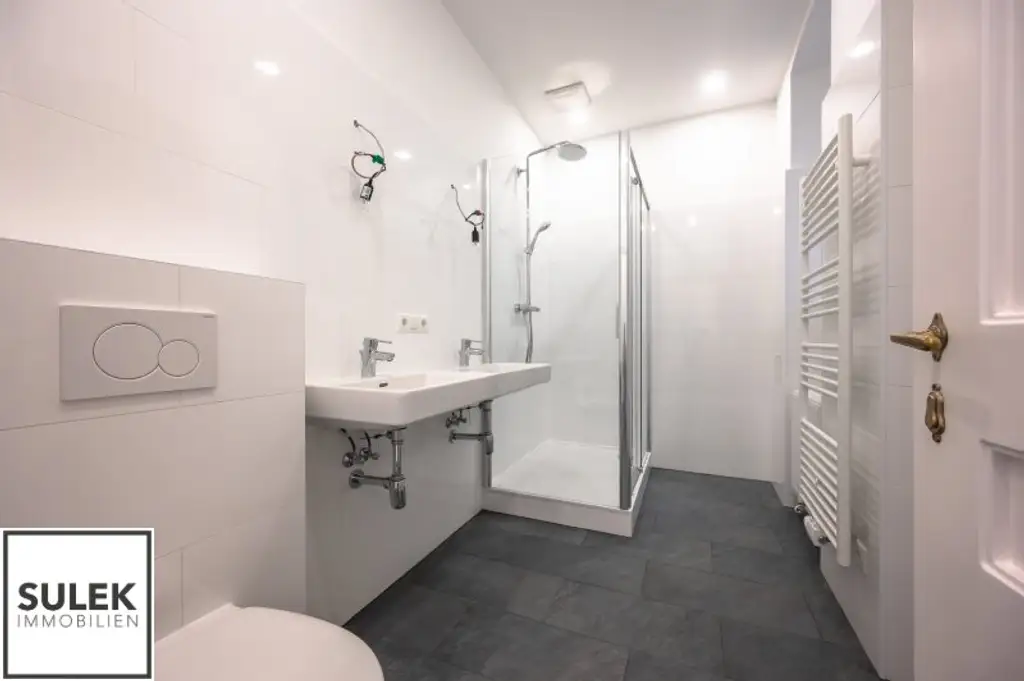 traumhafte 5-Zimmer-Altbauwohnung nahe Albertina