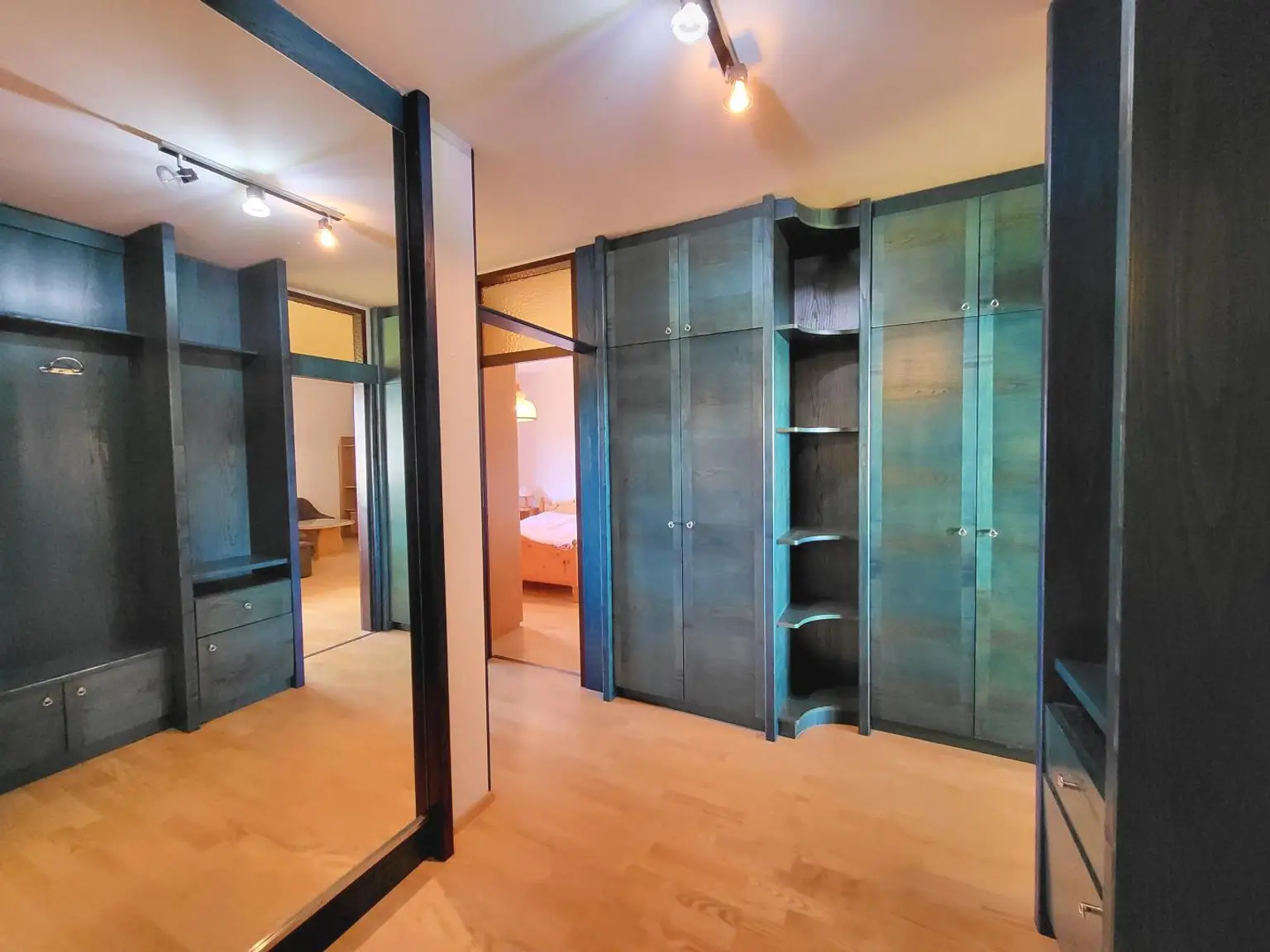 GEMÜTLICHE 3-ZIMMER-WOHNUNG MIT LOGGIA UND WUNDERSCHÖNEM AUSBLICK