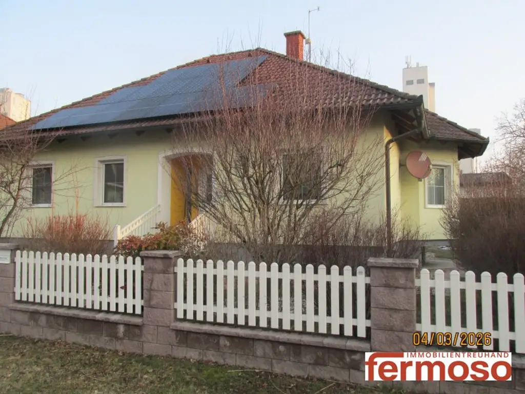 Traumhafter Bungalow vollunterkellert mit Fitness und Kino, perfekt und gepflegt mit wunderbaren Garten