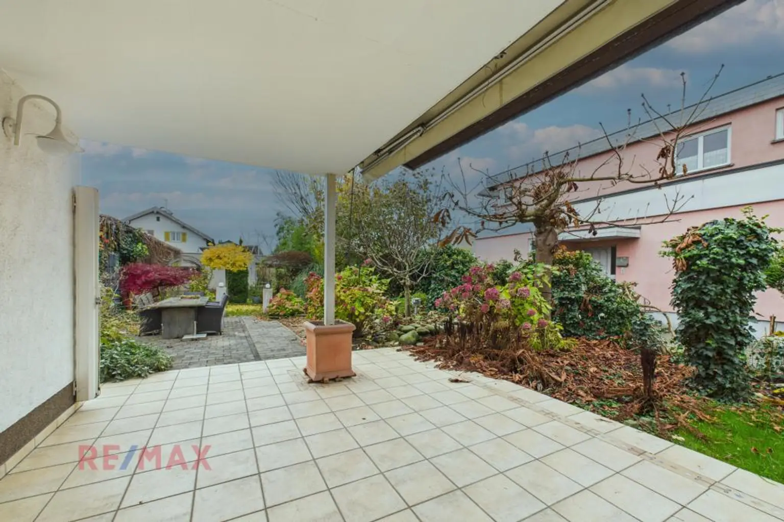 Überdachter Sitzplatz