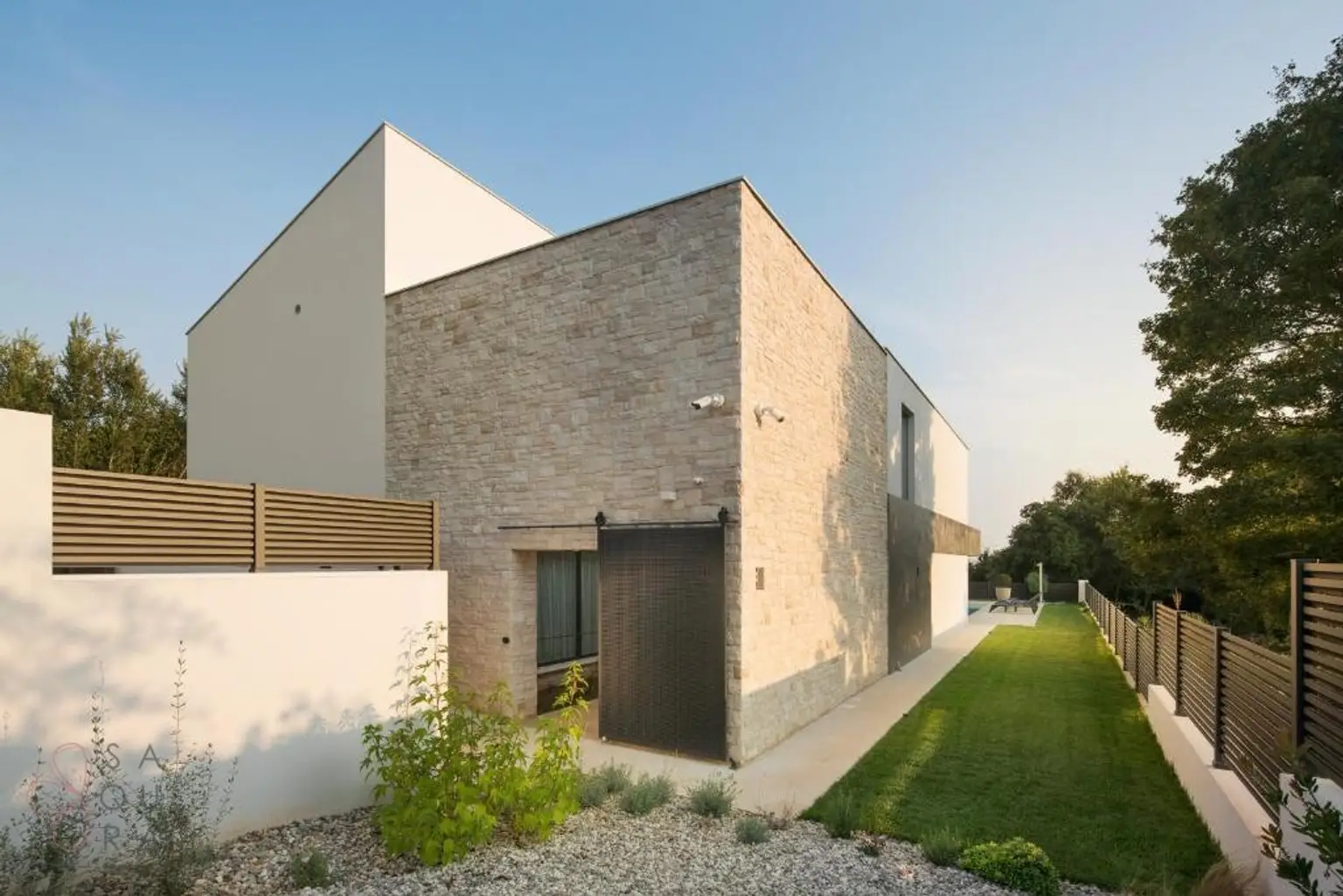 Zeitgenössische Luxusvilla in Ližnjan – Mediterrane Eleganz an der Küste Istriens