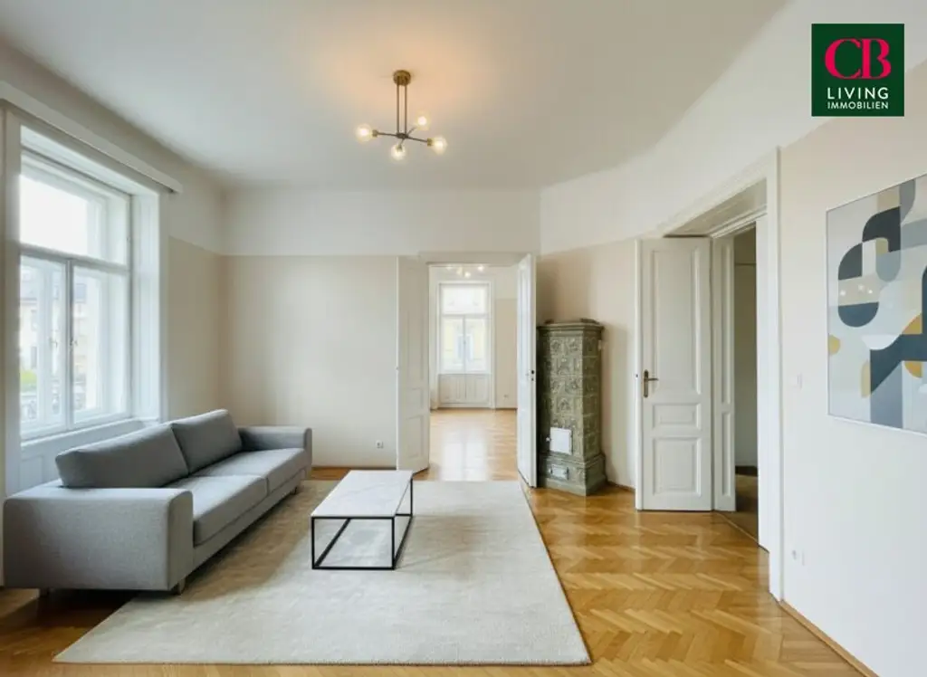 SANIERUNGSBEDÜRFTIGE WOHNUNG IM REPRÄSENTATIVEN JAHRHUNDERTWENDEHAUS